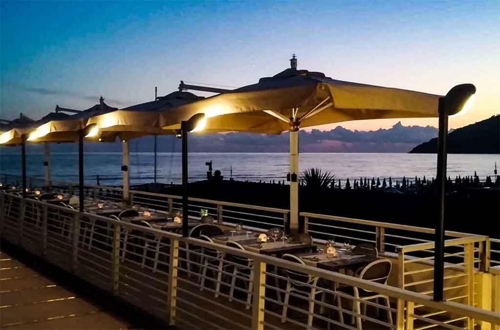 Hotel Delfino Marina Di Carrara Zewnętrze zdjęcie