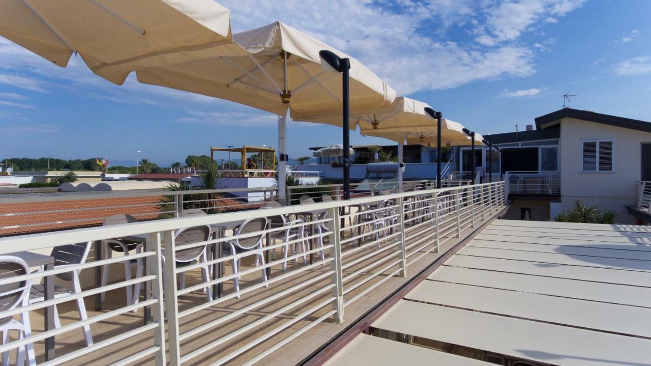 Hotel Delfino Marina Di Carrara Zewnętrze zdjęcie