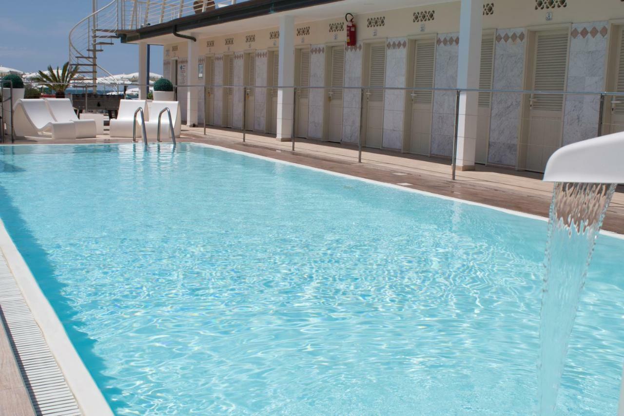 Hotel Delfino Marina Di Carrara Zewnętrze zdjęcie